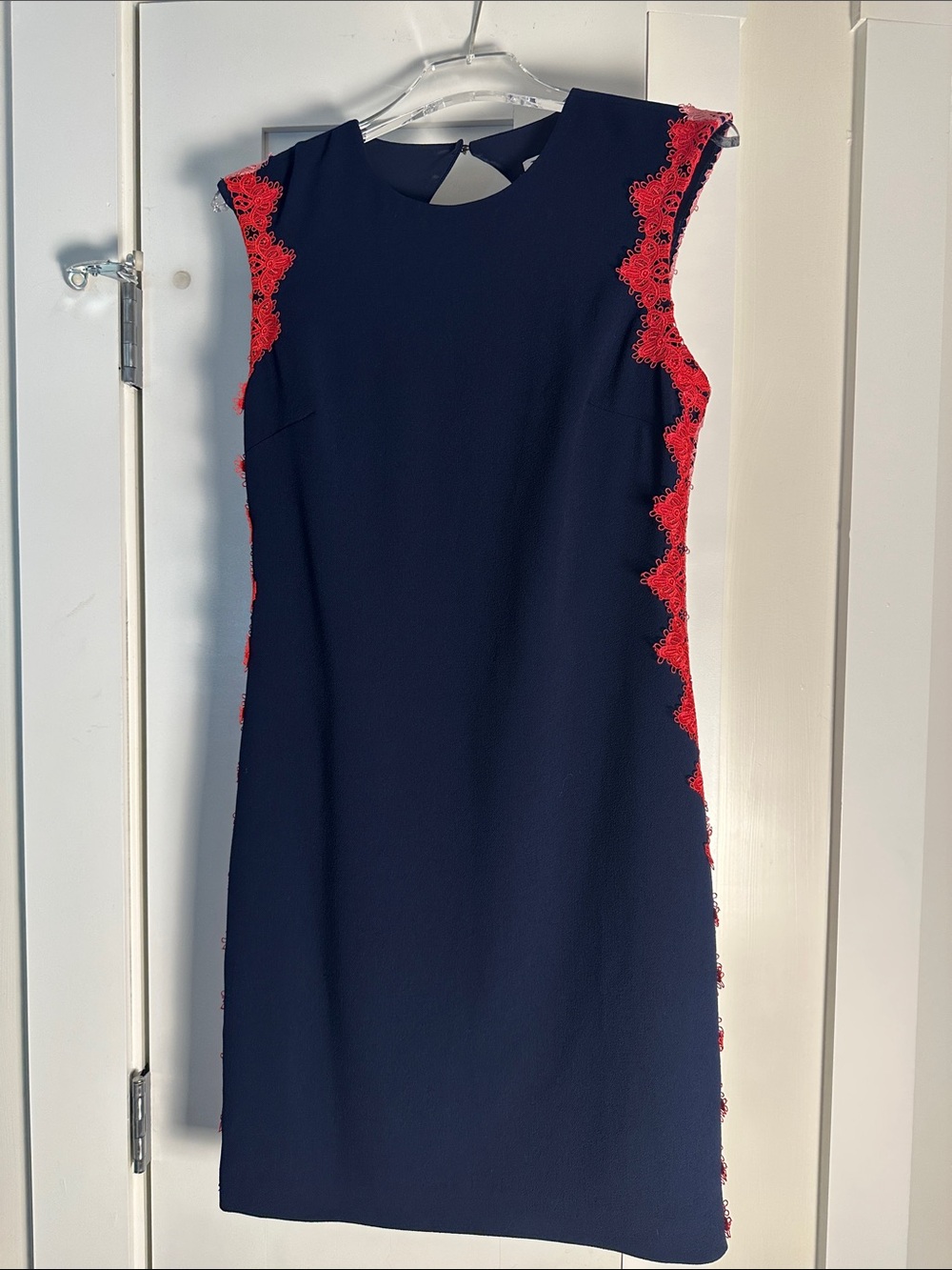 TRINA TURK Shift Dress Lace Detail Navy Blue SIZE 4 EUC LIKE NEW